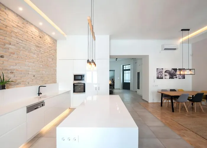 Modern Luxury - City Centre