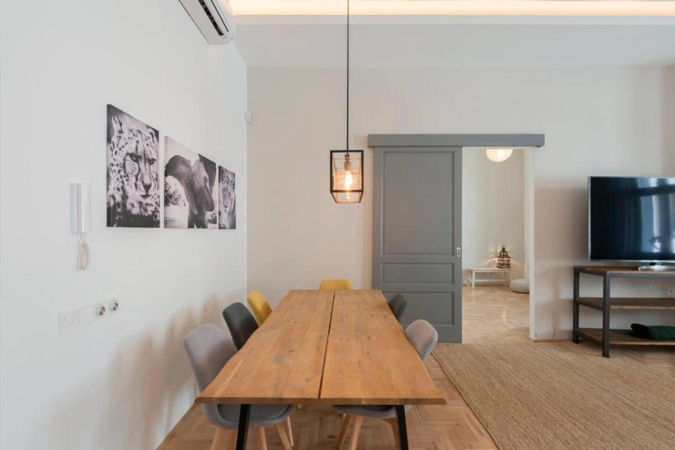 Modern Luxury - Centre Apartment