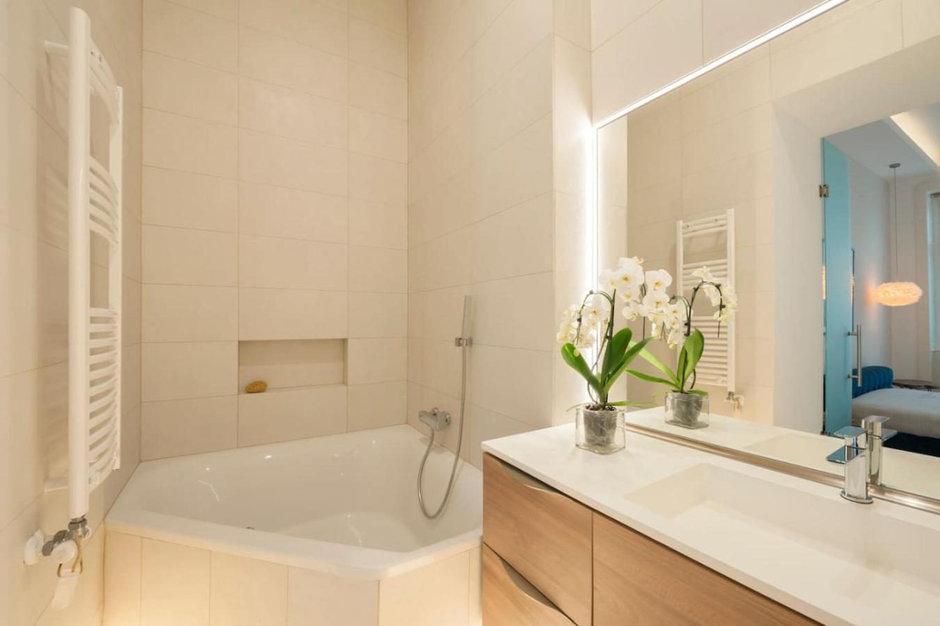 Modern Luxury - Centre Apartment